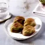 Turkish Baklava with Pistachio Midye